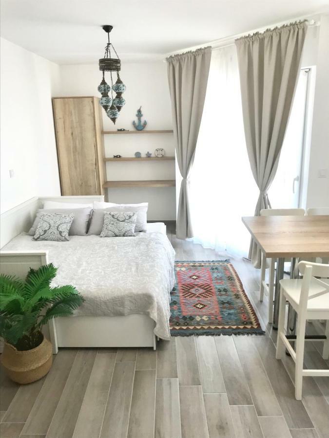 Cocoville Beach House- Makarska Apartment Екстериор снимка